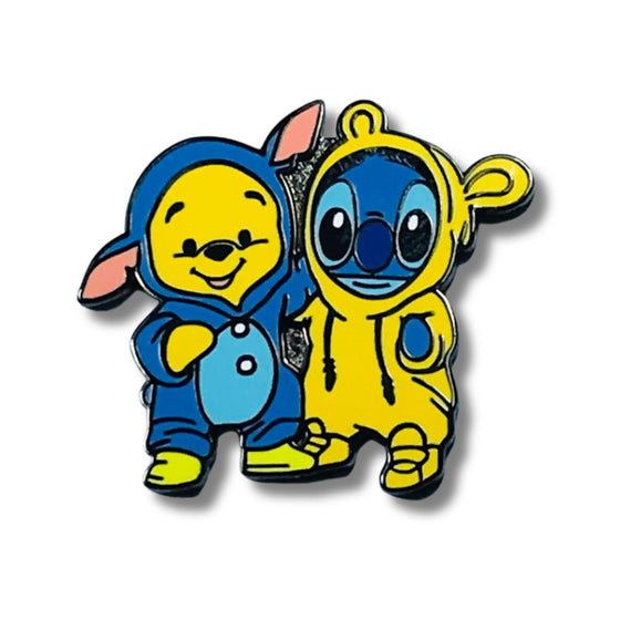Pin – Stitch from Lilo & Stitch and Winnie the Pooh from Winnie the Pooh – Disney Fantasy