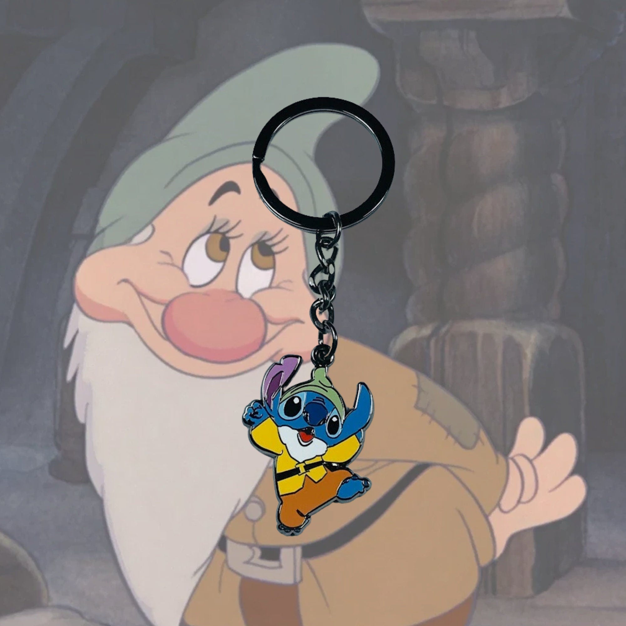 Llavero – Stitch Tímido de Lilo &amp; Stitch – Disney Fantasy