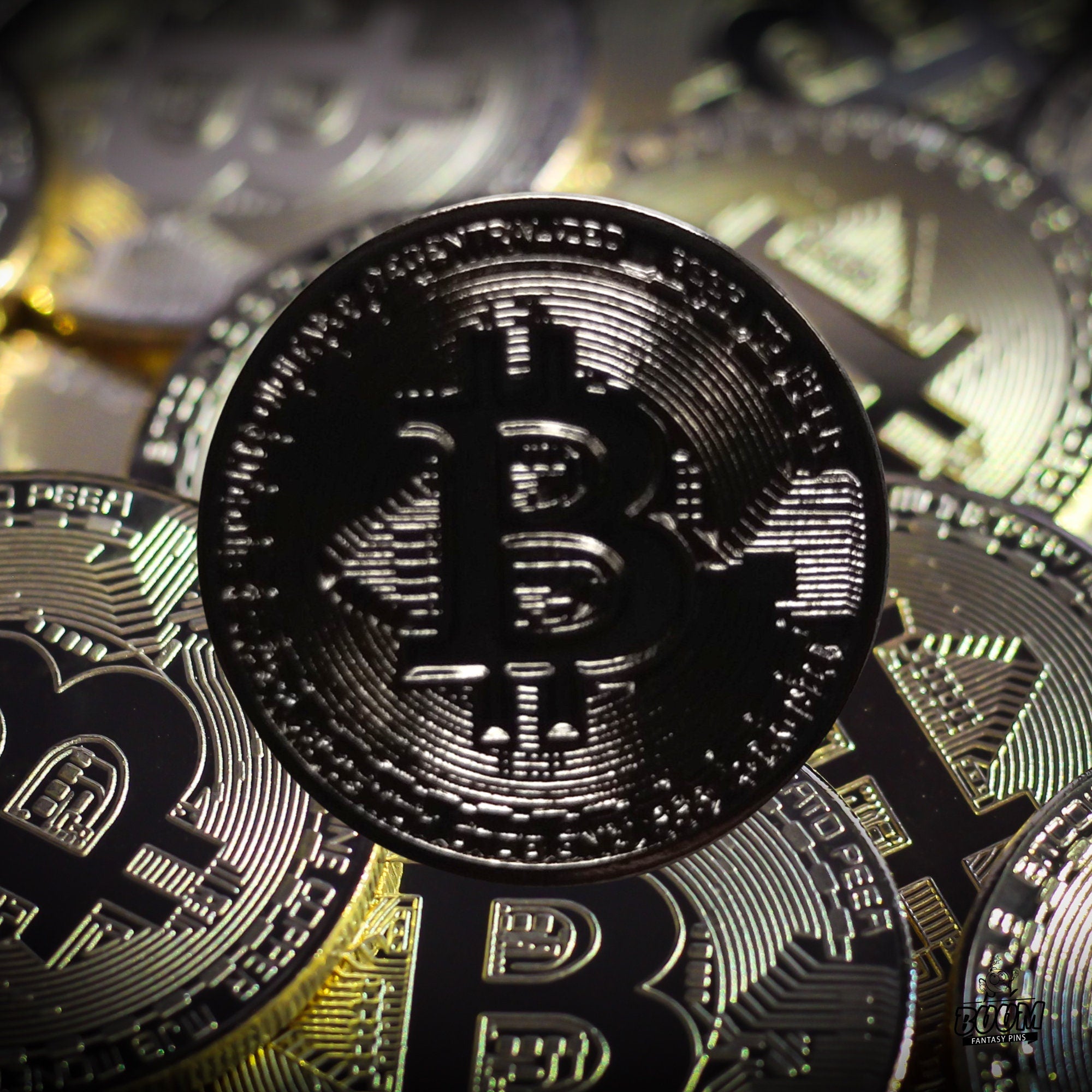 Pin: Símbolo de Bitcoin del Protocolo de Criptomonedas – Tecnología Blockchain